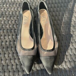 Zara Pointed Flats | Sz. 38 | Color: Black | Gently worn
